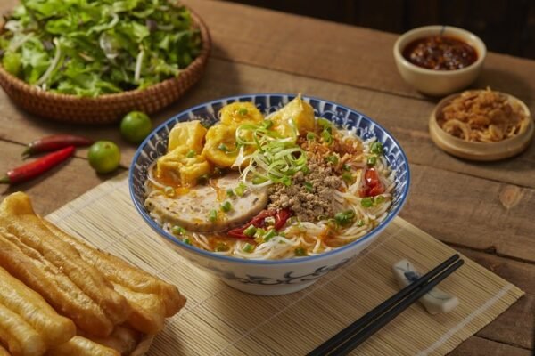 Bún riêu tóp mỡ bò giò
